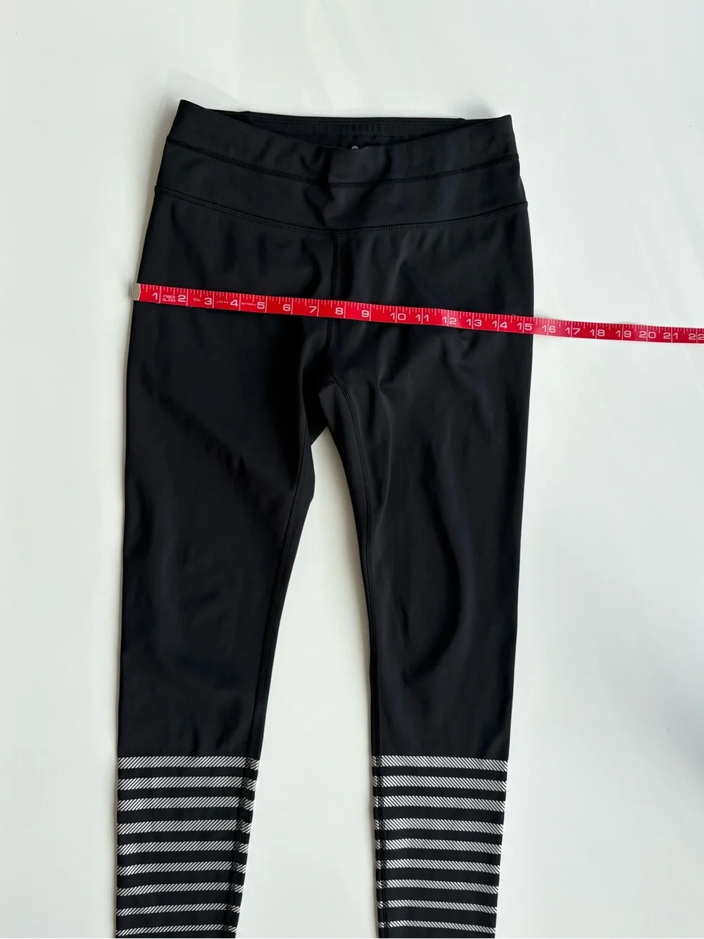 Athleta Black Full Length Silver Shine Strip Leggings. Women’s Size Small